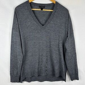 J Crew Men V-Neck Wool Sweater Sz M Gray Pullover Lightweight Preppy Breathable